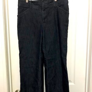 Lee denim jeans Natural straight leg. Size 10 short